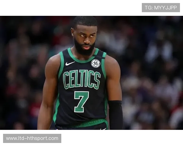 凯尔特人抢断带来直接上篮改写比分